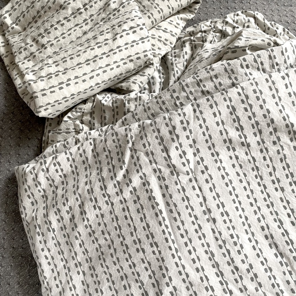 Organic cotton West Elm twin sheet set + shams
